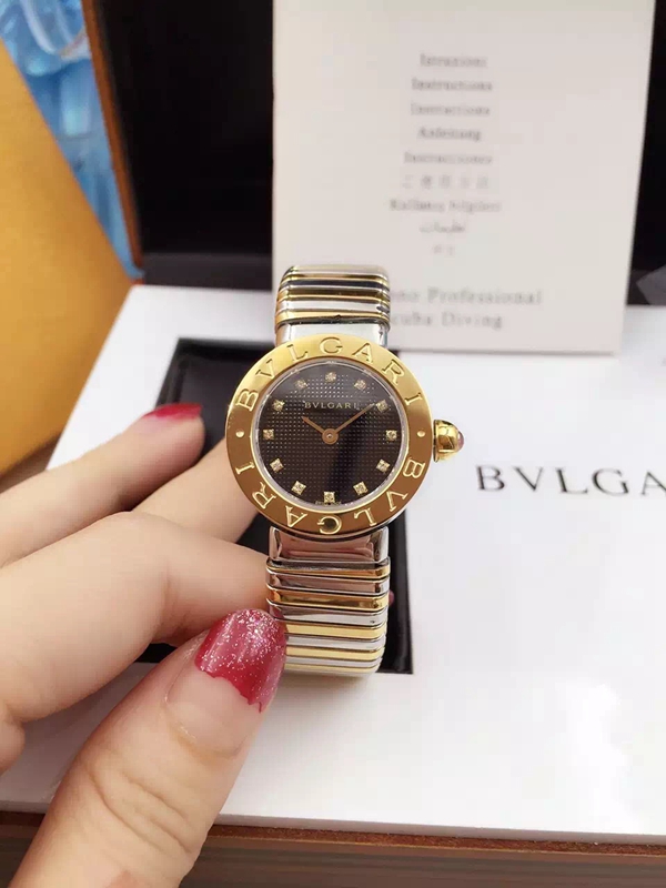 ブルガリ時計正面デザイン